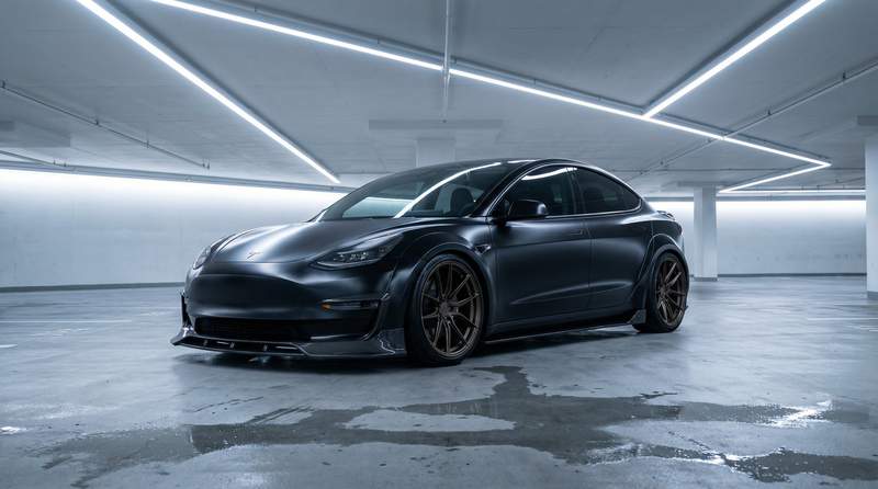 萝莉岛特斯拉性能车视频